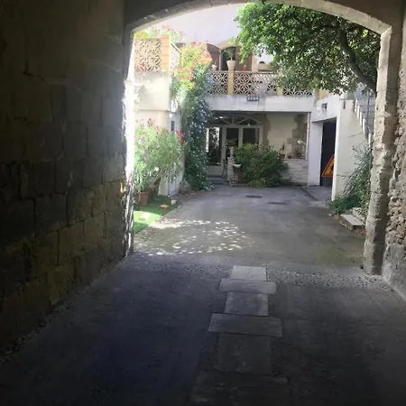 Studio Tres Calme En Plein Centre Entree Independante Lunel (Herault)